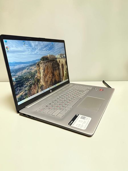 Ноутбук 17.3" HP Laptop 17-cp0700dx Ryzen 5 5500U 6x2,1GHz/16G D4/NVMe 512G/Vega 7/IPSFHD/web -БУ- 26759 фото