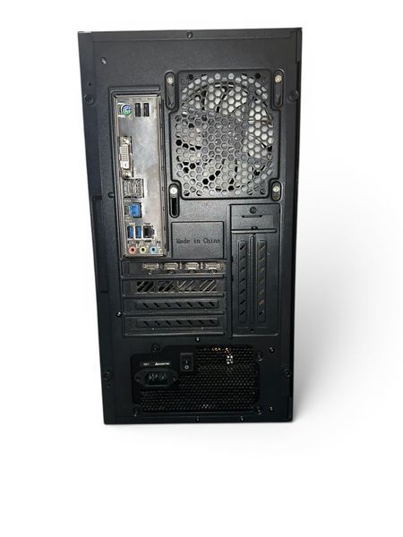 Комп'ютер ГЕЙМЕРСЬКИЙ Vinga i5-10400F 6х2,9Ghz/16Gb D4/SSD 500G/RTX4060 8G/550W -БУ- 26792 фото